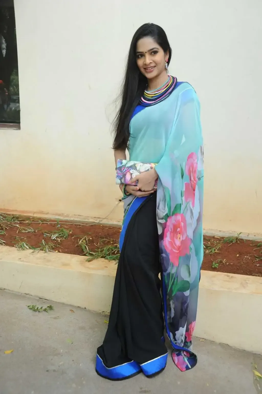 Indian Actress Madhumitha Hip Navel Show In Blue Saree